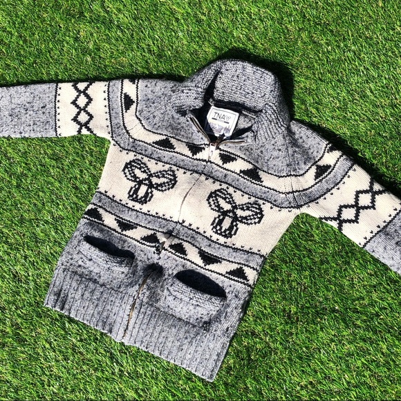 T&A zip up sweater - Picture 3 of 6